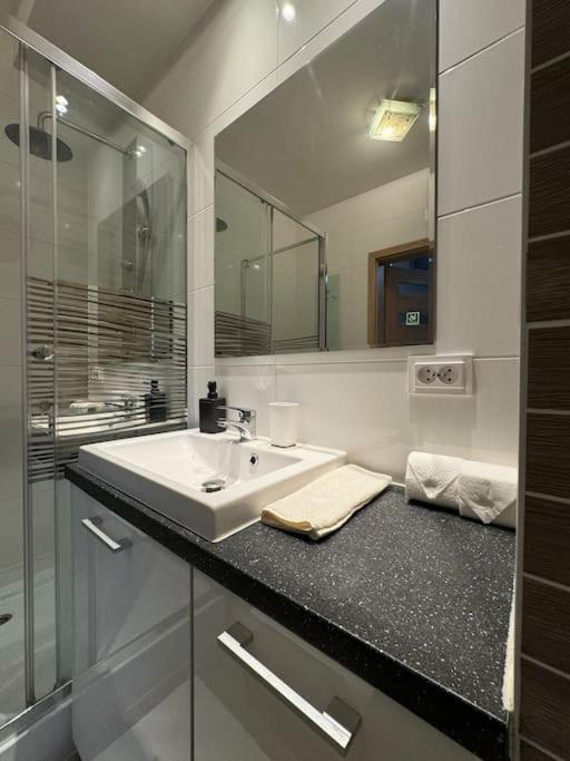 קרקוב Danka 6Th Floor Chic Apartment מראה חיצוני תמונה